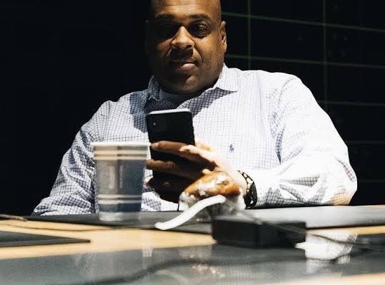 CoachTFord's tweet photo. Just heard the news of @CoachDonJ passing and can’t believe it. Coach Johnson was one of the realest dudes in the game and helped countless kids reach new heights both on and off the field. Truly saddened by his passing and sending prayers to his family. Rest in power OG 🖤🕊️🙏🏾 https://t.co/BoxlxdyYpc