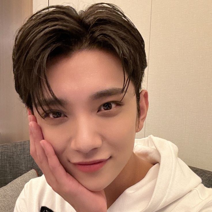 theisaal11's tweet image. 「my tenth csd w/josh」

#CSD #CaratSelcaDay #CARAT #JOSHUA #SEVENTEEN @pledis_17