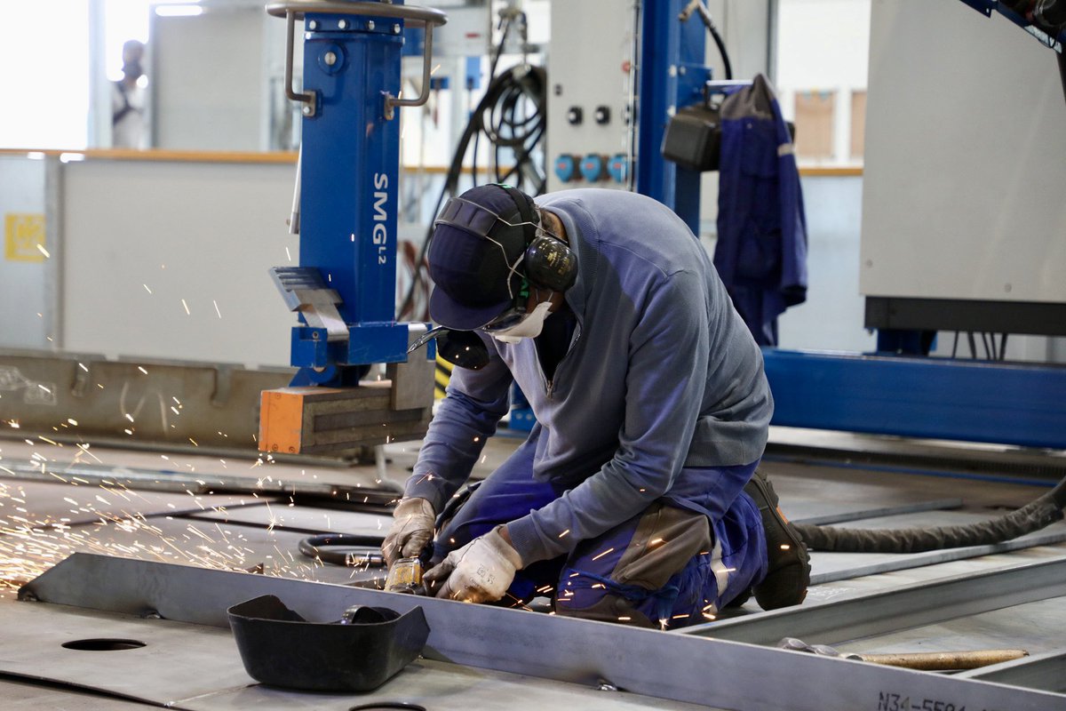 C_MORANCAIS's tweet image. Les Chantiers de l’Atlantique sont intimement liés à ce qui fait l’identité et la force de notre région : une ambition industrielle et une ambition maritime. Ils font notre fierté !
Ce fleuron de notre région cristallise aussi les enjeux de notre temps : la décarbonation et le…