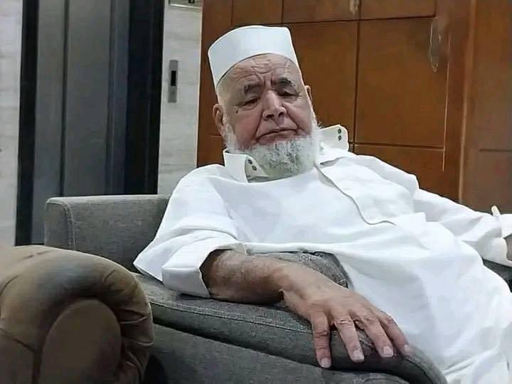 نسأل الله أن يفرج عليه.