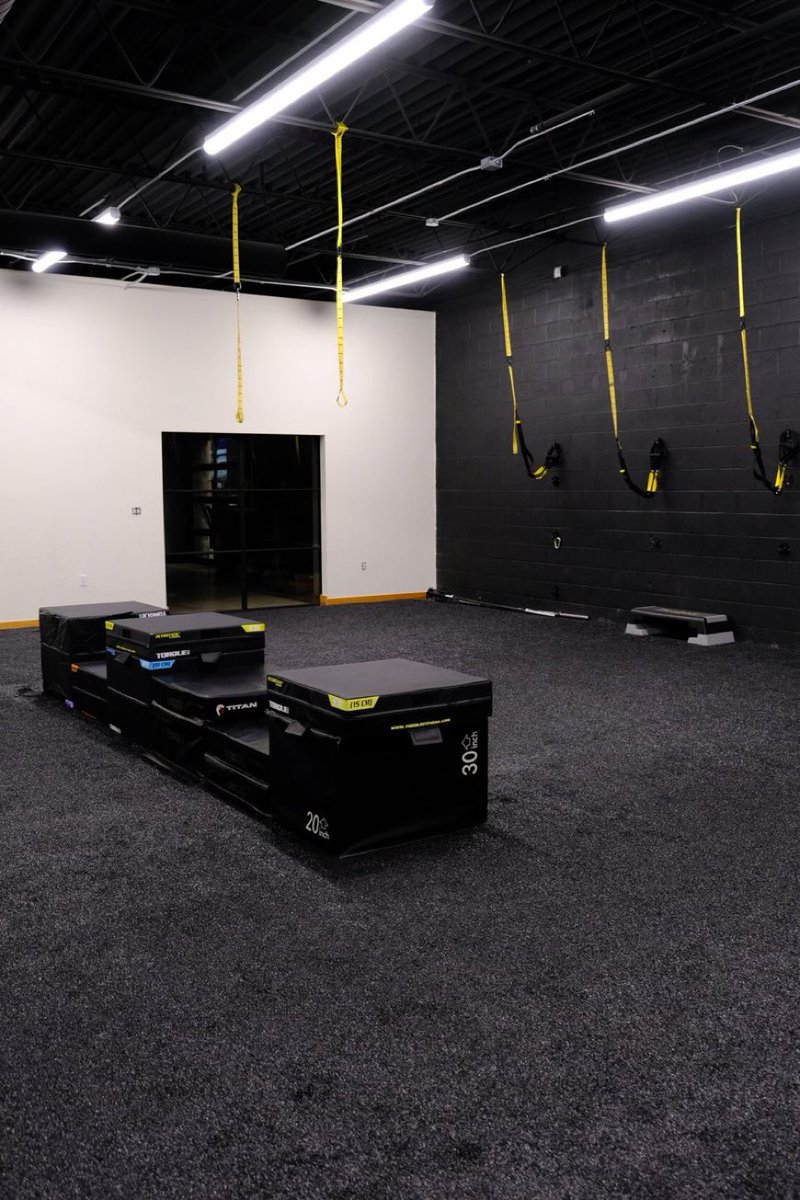trufitcafe's tweet photo. We are an open-plan smoothie cafe connected to a fitness club! Our expanded turf area is perfect for functional training, group workout classes, and athletic sports training. Find out more at https://t.co/1RpodWxssa

#SpringPark #Westonka #Mound #Orono #LakeMinnetonka #Minnesota https://t.co/Hc1frPIngH