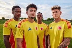 SegundoLaVerdad's tweet photo. ÚLTIMA NOTICIA, histórico, la Selección Colombia ha rechazado invitación a Casa de Nariño donde Petro quería hacerles homenaje, ud qué opina del por que los jugadores están ofendidos con éste gobierno? Aplaude ud este hecho? https://t.co/i54CBZqNUM