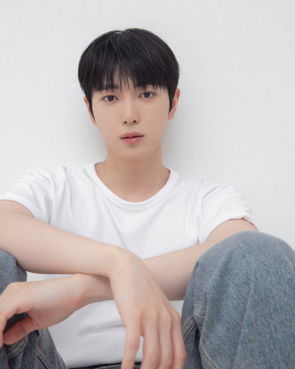 parklovezone's tweet photo. 📸 q4oll7 ig post: 

   #러브 #Love #박지성 #ParkJisung https://t.co/h4pIAni0GS