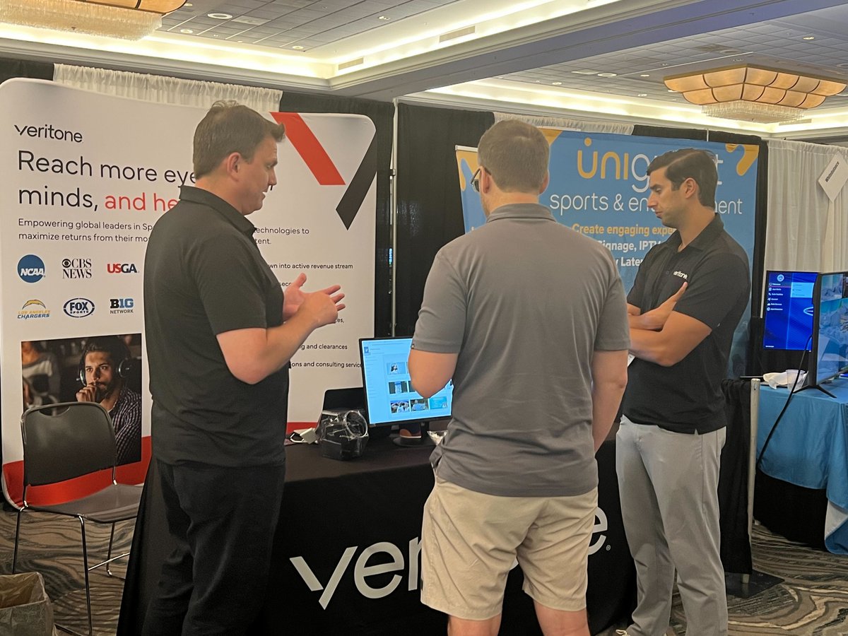 VeritoneME's tweet photo. We are live at #IDEAConference 📌
Come check out our booth and meet the team🤝 We are eager to share with you how to optimize new revenue from your existing media, find and share content quickly, and more! Swing on by⚾
(peep the team bonding #selfie) https://t.co/xDEuIcOi0M