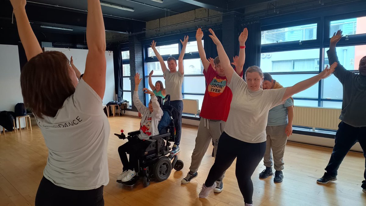 Confidance tweet media