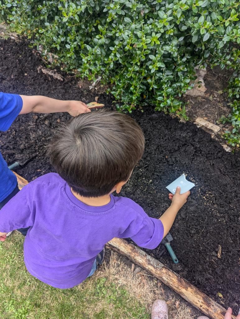 ArchibaldFirst's tweet image. We are #AFSplanetprotectors in Y1. Today we have been preparing the ground and planting the seeds for our wildflower garden on our quest to save the bees! A huge thank you to the PTFA JustBeeHoney and @38dregrees for sending us the seeds. #seedsforbees #AFSpshe #AFScaring