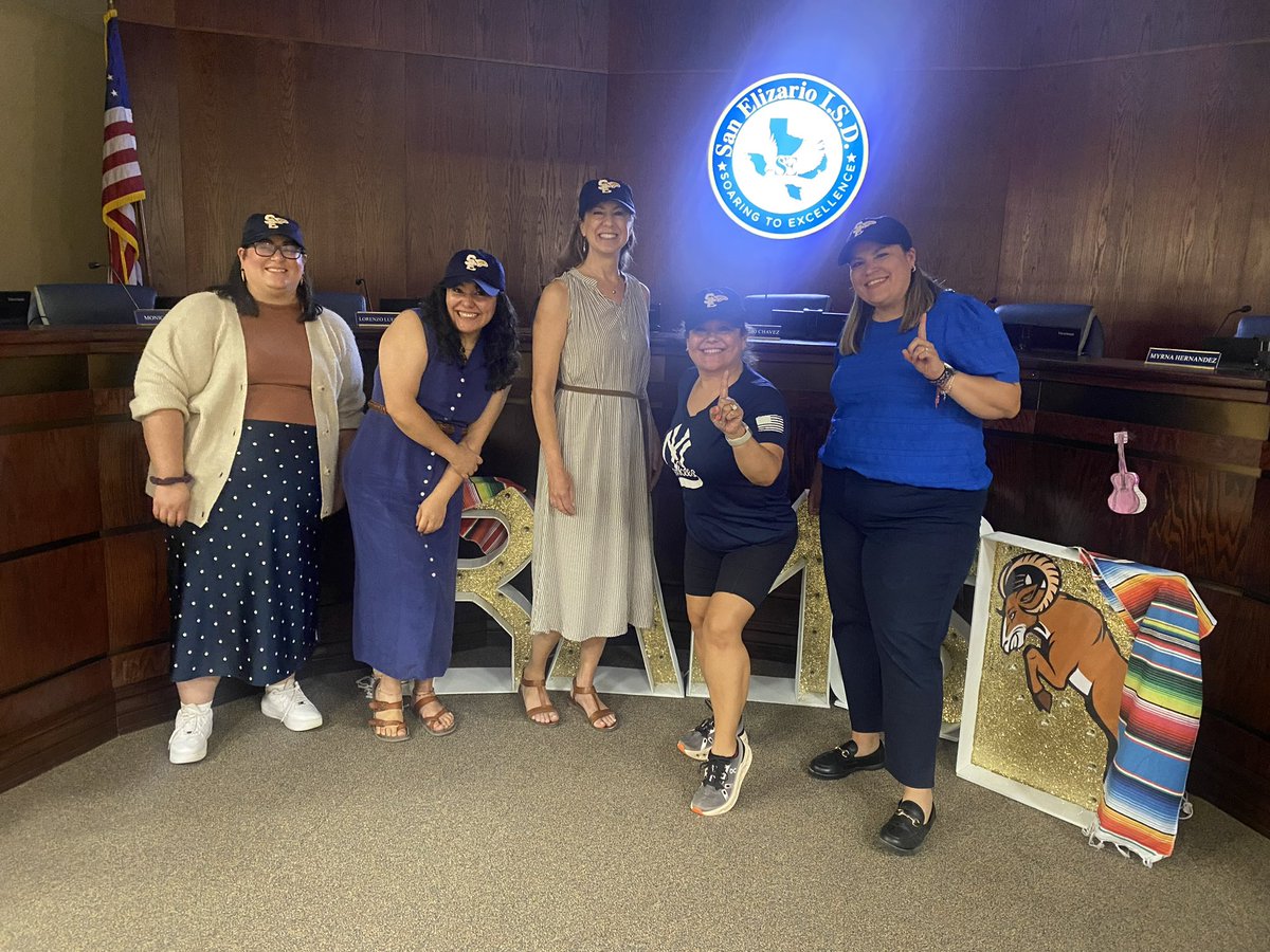 saneliisdHR's tweet photo. Our new teachers ready to begin the year at San Eli Nation!!
Welcome home ❤️
#CommitmentValorYCorazon
@SanElizarioISD https://t.co/tz72w9QaXC