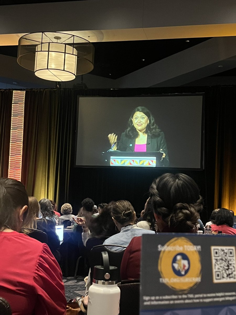AshleneLebron's tweet photo. This has been such an amazing experience and we are still going. 10/10 Title 3 Symposium. 

We also got to catch up with @DrETontheBorder The booth was everything. 

We got to see and meet Montserrat Garibay who works for US Department of Education. Una inspiración. https://t.co/QygHIhKvTv