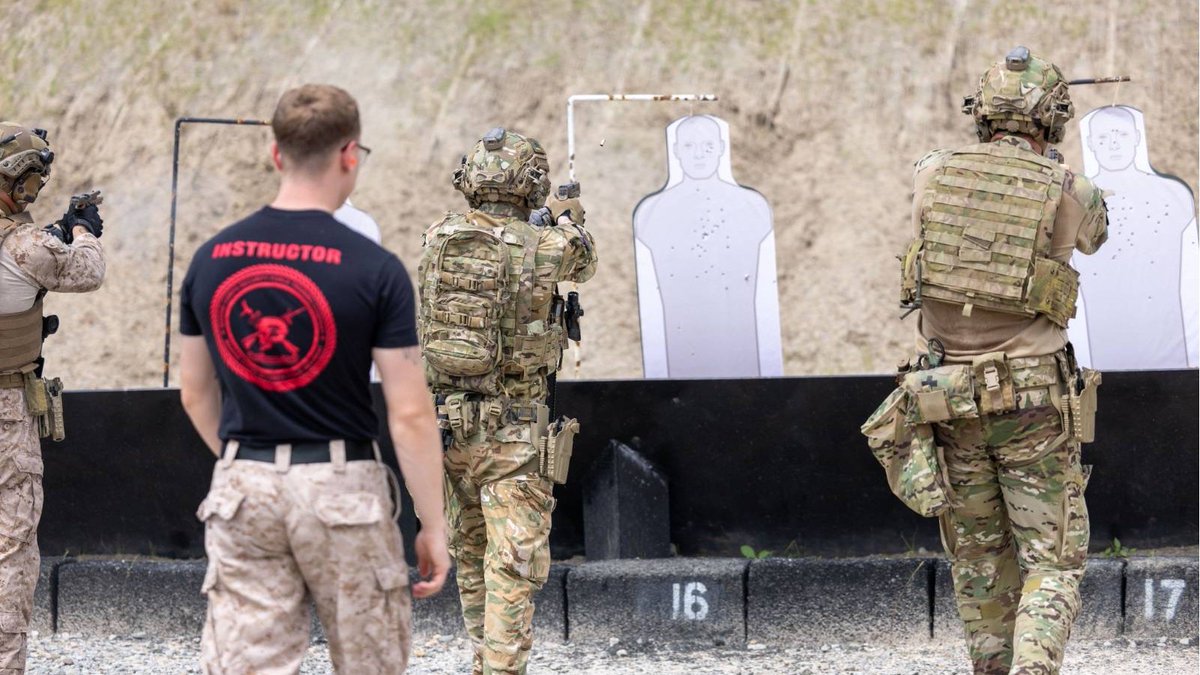 RoyalMarines's tweet image. Staying sharp...

#RoyalMarines who guard the UK’s ultimate weapon have sharpened the skills required to protect the deterrent alongside counterparts in the USA.

Read more: royalnavy.mod.uk/news-and-lates…