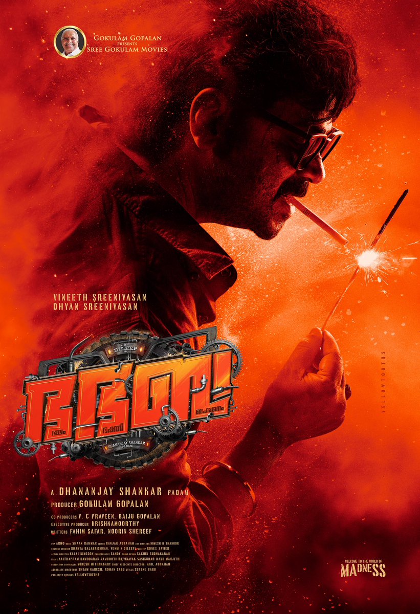 DileepTrendz's tweet photo. #𝗕𝗵𝗮𝗕𝗵𝗮𝗕𝗮 𝗙𝗶𝗿𝘀𝘁 𝗟𝗼𝗼𝗸 𝗣𝗼𝘀𝘁𝗲𝗿 🔥

സാർ, ഈ ജോണറിൽ പുതിയതല്ലേ, പഴയതും പുതിയതുമായി നമുക്ക് ഒരു കൈ നോക്കിയാലോ.. സാറേ 👊🔥

Bhayam-Bhakthi-Bahumanam | World Of Madness ✌️❤️

#DILEEP 
@GokulamMovies https://t.co/10RUBTngOG