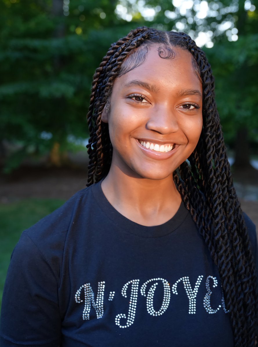 GCSchoolsNC's tweet photo. #SummerInGCS | Nailah Newkirk, a 10th grader at Penn-Griffin School for the Arts, will attend the Free Enterprise Leadership Challenge at Campbell University this summer. https://t.co/GAQnslyBam