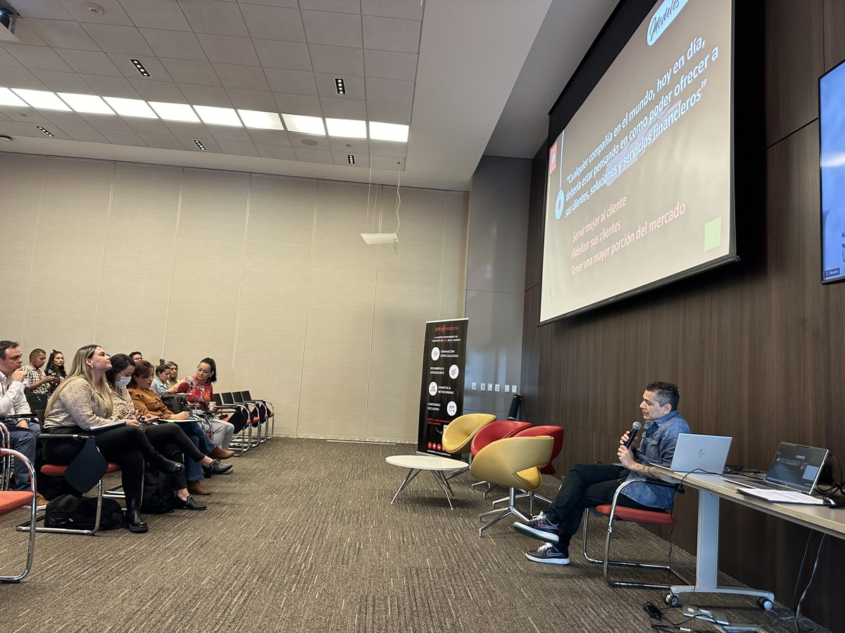 APIAddicts's tweet photo. ¡Arranca la 1ª edición presencial de #APIAddictsDaysLATAM! 🤩
Y lo hacemos con la #charla "Cómo implementar las #APIs como producto en una empresa" de Hugo Zurek (@tuyasmart).
👉 No olvides compartir tus fotos en el #evento!!!
#apiaddicts #apiasaproduct #apiproduct #tecnología https://t.co/B8PBcqh0N7