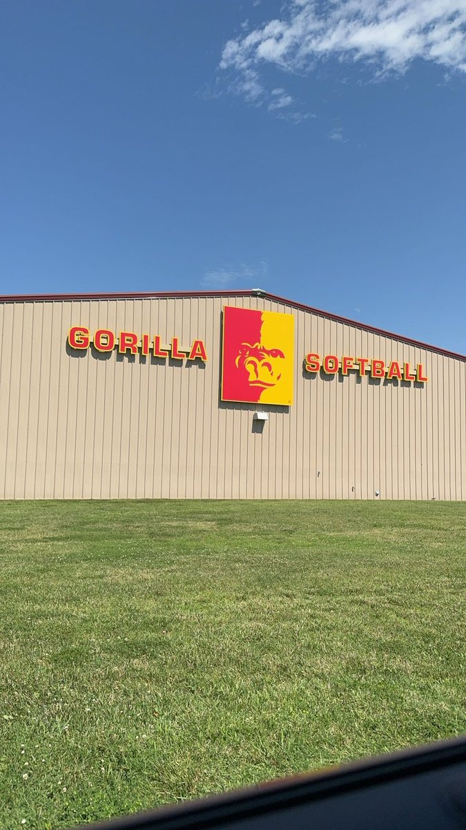 brinley_menefee's tweet photo. In the way up to Kansas we made a Pitt stop to Pitt state! @pittstate https://t.co/sz7I26l3r1