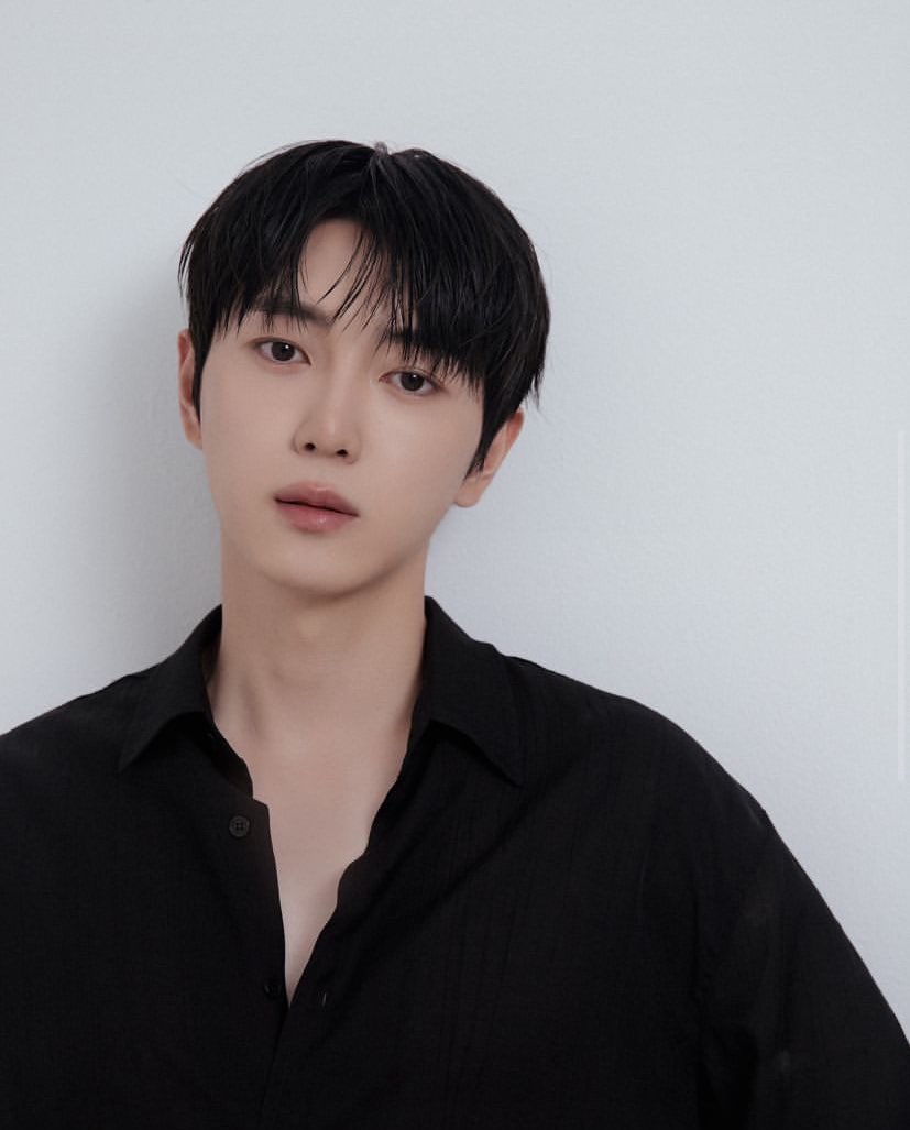 junjissi's tweet photo. the father the son &amp; the holy spirt https://t.co/YWSrfziWMd