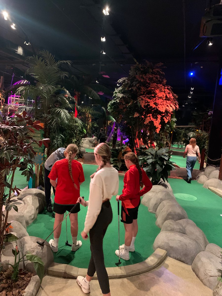 AfonTafTech's tweet photo. Rewards trip today for best form attendance. A lovely time was had by all. @AfontafHigh https://t.co/i721deqaTs