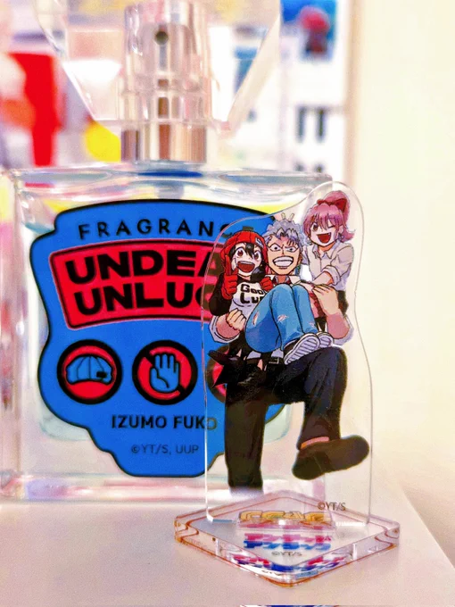 アンデラのアクスタが届いたけど思わぬほどちっちゃくて グエルの頭に入れた あと圭藤ちゃんに持ち上げてた かわいい アンデラのこの3人がずっと大好き