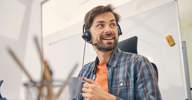 GLWdesign's tweet photo. The right #contactcenter solution streamlines #manufacturing operations by better connecting the workforce and, in turn, delivering a consistent #customerexperience. Here are six factors for #manufacturers to consider when choosing the best #CCTR solution. https://t.co/nTGTYpDvHi https://t.co/oX8lm8vgMi