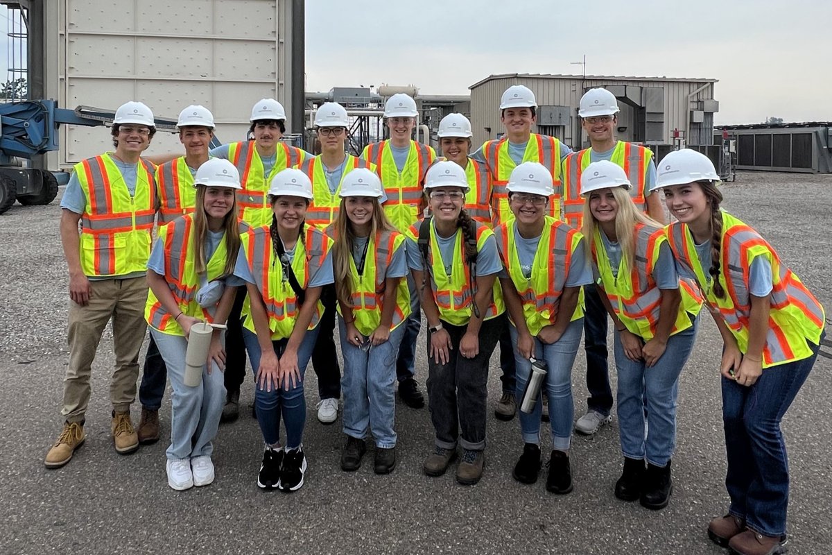 Commonwealth_HQ's tweet image. Our Jackson interns had an incredible day visiting a power plant! 🔌⚡️

Hands-on experience and real-world exposure are invaluable in shaping the next generation of industry leaders. 

#OneCommonwealth #SummerInterns #InternshipExperience #FutureLeaders #PowerPlantVisit