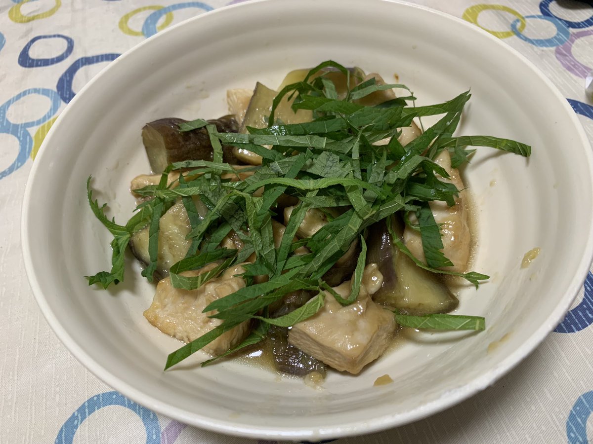 srsz750pc's tweet photo. ナスとチキンの煮浸し
(  〃˙༥˙〃  ) https://t.co/GkNtJGrae4