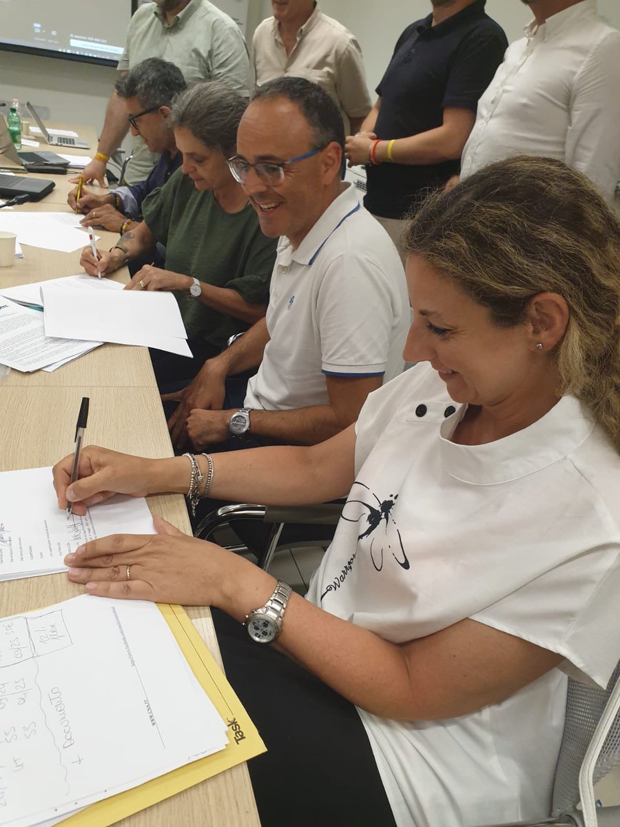 UILTECNAZIONALE's tweet photo. Ccnl Artigiani Moda/Chimica/Ceramica. Sottoscritta l’ipotesi di accordo per il rinnovo 2023-2026

Aumenti medi sui minimi: 172euro x il settore Moda; 184euro x l’area Chimica-Gomma Plastica, pari al 12% nel quadriennio

Leggi il comunicato stampa unitario

https://t.co/0rI6RBXTWz https://t.co/VVAlL6yupT