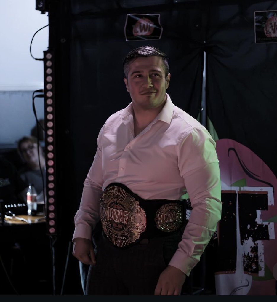 Troy Ryan tweet media