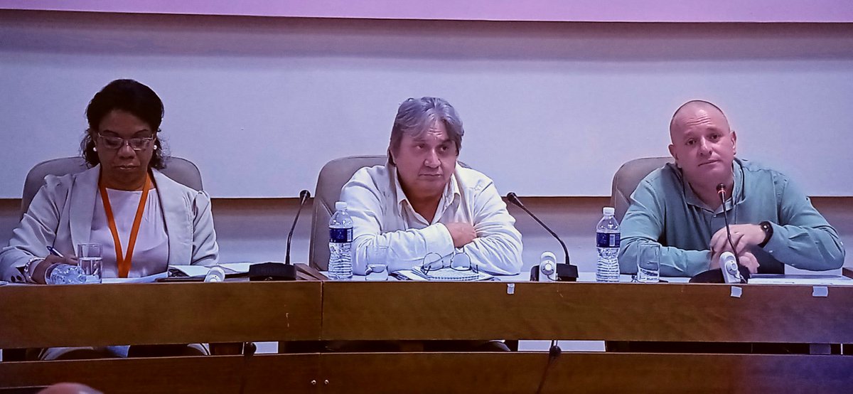 🚨Ahora <a href="/IcsCuba/">Instituto de Información y Comunicación Social</a> 🚨
Información a los Diputados de la <a href="/AsambleaCuba/">Asamblea Nacional Cuba</a> sobre las acciones organizativas  para la implementacion de la Ley 162 De Comunicación Social en #Cuba  
🔴
<a href="/CanalCaribeCuba/">Canal Caribe</a> 
☑️
<a href="/InesMChapman/">Inés María Chapman Waugh</a>
<a href="/alfonso_noya/">Alfonso Noya Martínez🇨🇺</a> 
<a href="/oneliocc/">Onelio Castillo Corderí</a> 
<a href="/Belkyspcr/">Belkys PC 🇨🇺</a> 
<a href="/cronicasdecuba/">Jorge Legañoa Alonso</a>