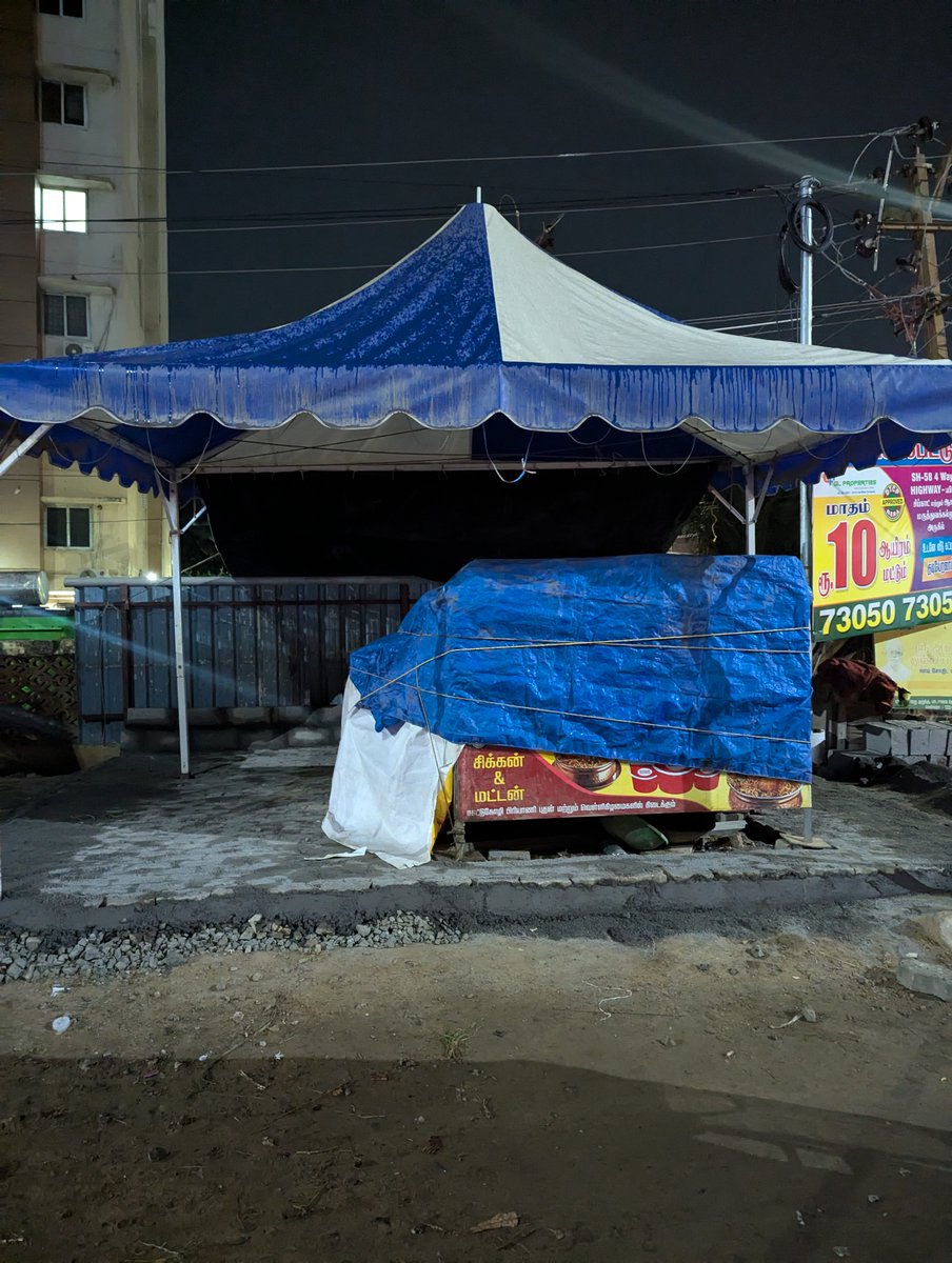 tnhb117hig's tweet photo. #1 @ChennaiTraffic @chennaicorp @CMOTamilnadu @COPTBM This is road side shop which is built adjacent to our soceity compound with concrete basement . They are washing hands near to the compound and throw food waste inside and block gate.
Place : ECR OMR link road shollinganallur https://t.co/84CnzlowGz