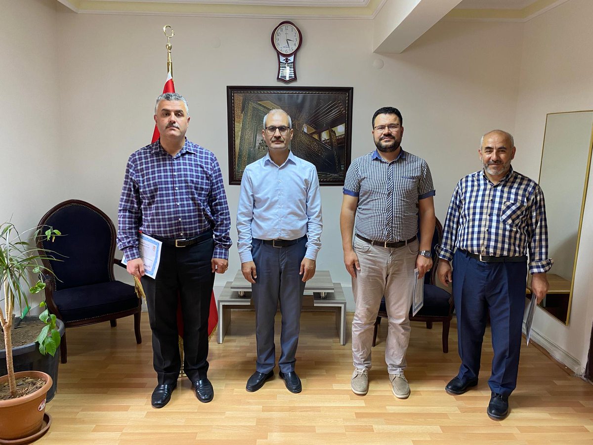 BeysehirMuftulk's tweet photo. İlçe Kaymakamımız Mehmet Kemal AKPINAR tarafından verilen Üstün Başarı Belgeleri İlçe Müftümüz Veysel KÜKREK tarafından VHKİ Bayram MİROĞLU, İmam Hatip  Fatih KORUCU ile Müezzin Kayyım Yaşar ÜNAL'a takdim edildi. Görevlerinde başarılar dileyen KÜKREK, hocalarımıza teşekkür etti. https://t.co/6LylCMnTnY