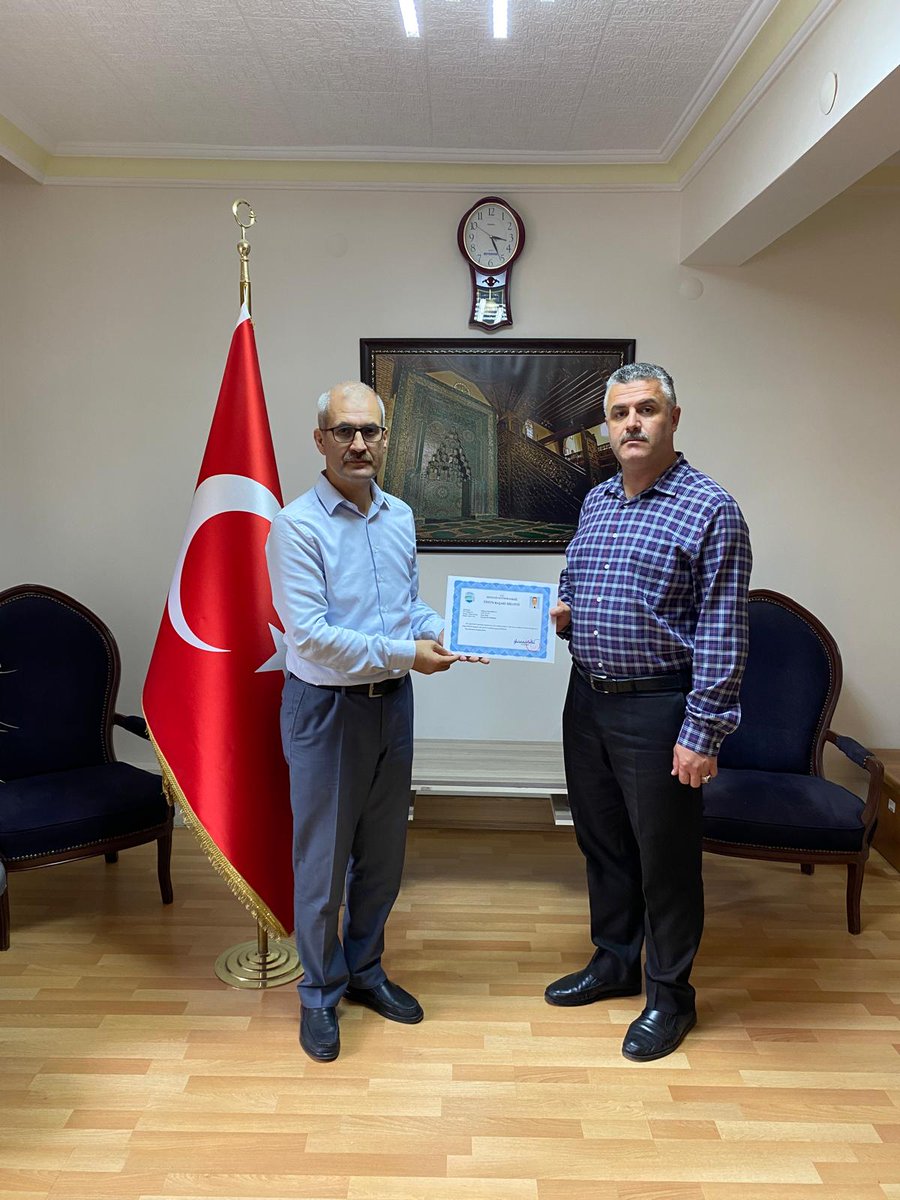 BeysehirMuftulk's tweet photo. İlçe Kaymakamımız Mehmet Kemal AKPINAR tarafından verilen Üstün Başarı Belgeleri İlçe Müftümüz Veysel KÜKREK tarafından VHKİ Bayram MİROĞLU, İmam Hatip  Fatih KORUCU ile Müezzin Kayyım Yaşar ÜNAL'a takdim edildi. Görevlerinde başarılar dileyen KÜKREK, hocalarımıza teşekkür etti. https://t.co/6LylCMnTnY