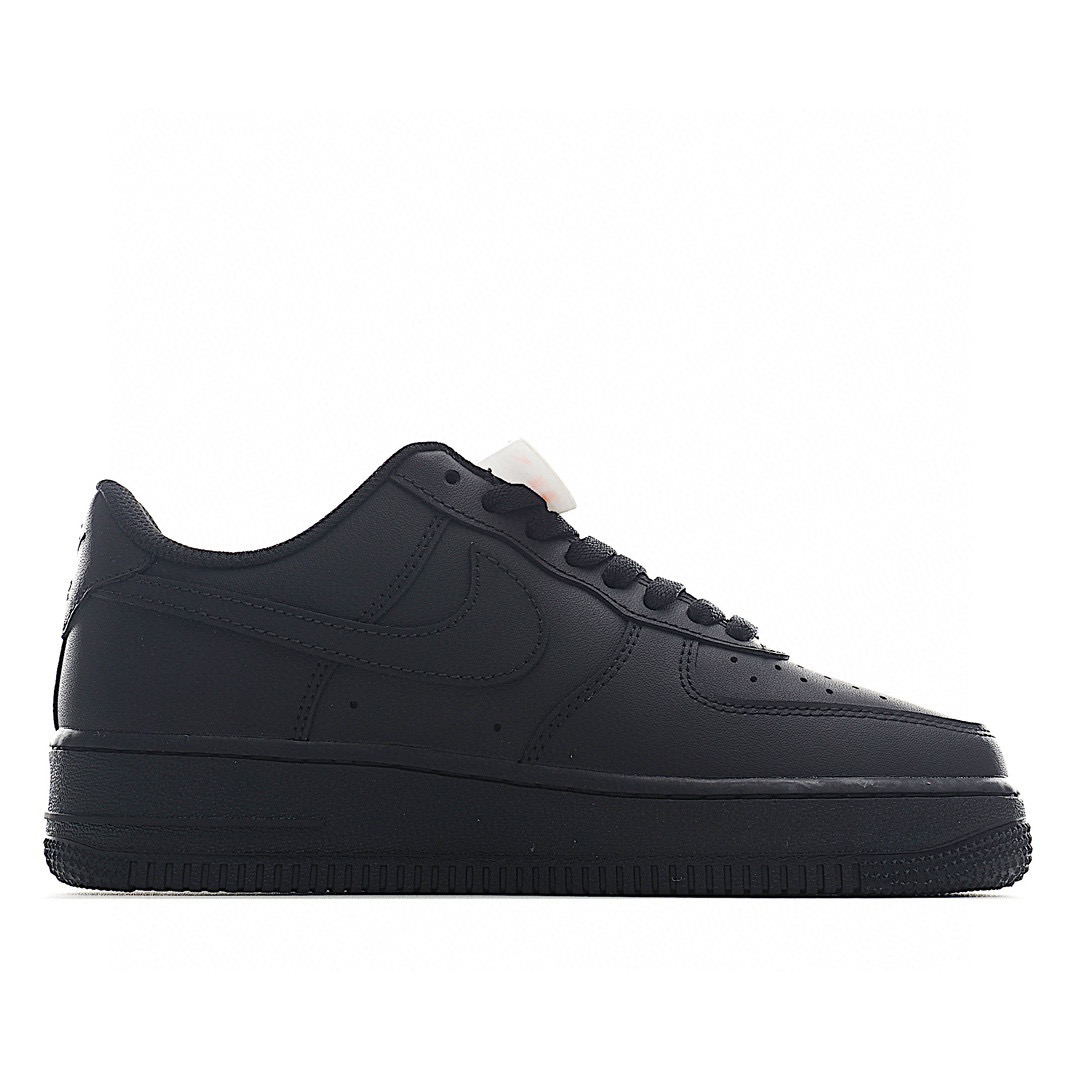OFB686868's tweet photo. 纯原级别 Nike Air Force 1 Low✅ 纯黑/纯白
🌟清洁���细节完美 做工细节全方位比对原鞋 全鞋零毛边皮料切割！
🌟全套原楦原模倾力打造完美版型，打造纯正空军！

各款AF1其他配色，可➕V咨询
SIZE：34 - 46

#潮鞋 #乔丹 #AJ #空军 #Dunk #莆田鞋 #鞋子 #耐克 #阿迪 #Nike #SB #AirJordan #Yeezy #AJ1 https://t.co/KQmkxuDoaa