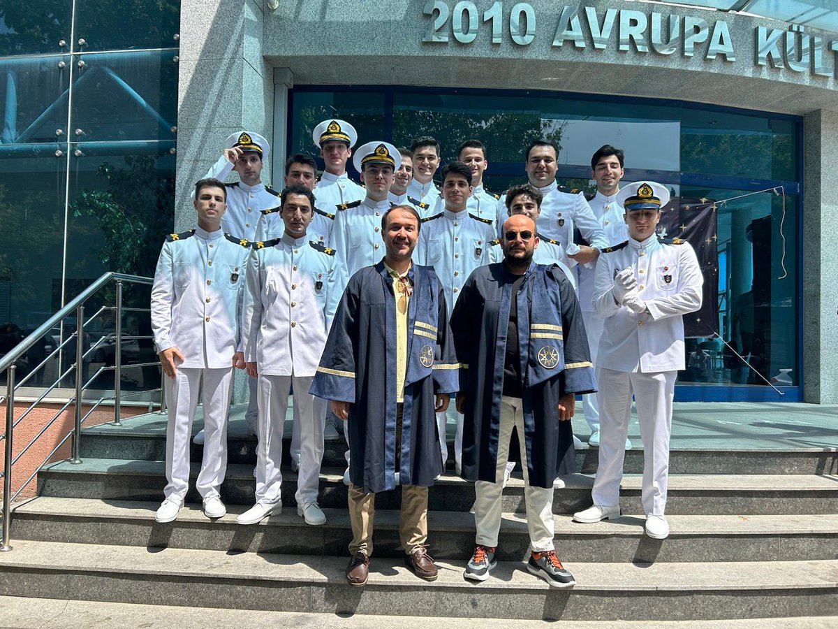 kunlugencoglu's tweet photo. Günümüzde dünya ticaretinin yaklaşık yüzde 90’ı deniz yolu ile yapılmaktadır. Yaklaşık 60 bin gemi her yıl 11 milyar ton yükü taşıyor. Bu gemileri biz inşa ediyor, teknik olarak yönetiyor ve işletiyoruz. Hep söylediğimiz gibi,
#TercihimYTÜ
#SendebirYıldızol
I♥️YTÜ https://t.co/iFQLTZZqdJ