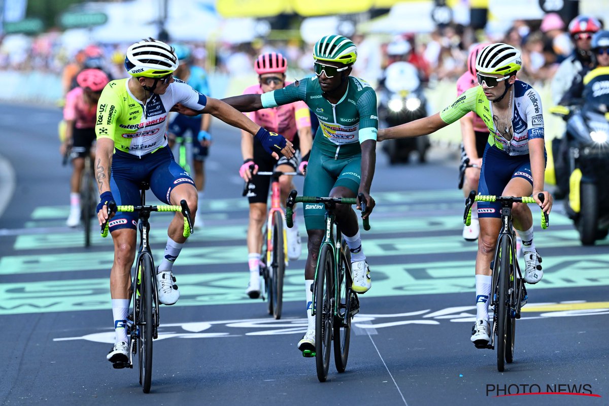 LottoIntermarch's tweet photo. Biniam Girmay crashed in the final kilometer, thankfully he finished the stage with his teammates 💚

We keep you updated about his condition soon. #TDF2024 https://t.co/Wjjk1K9TXk