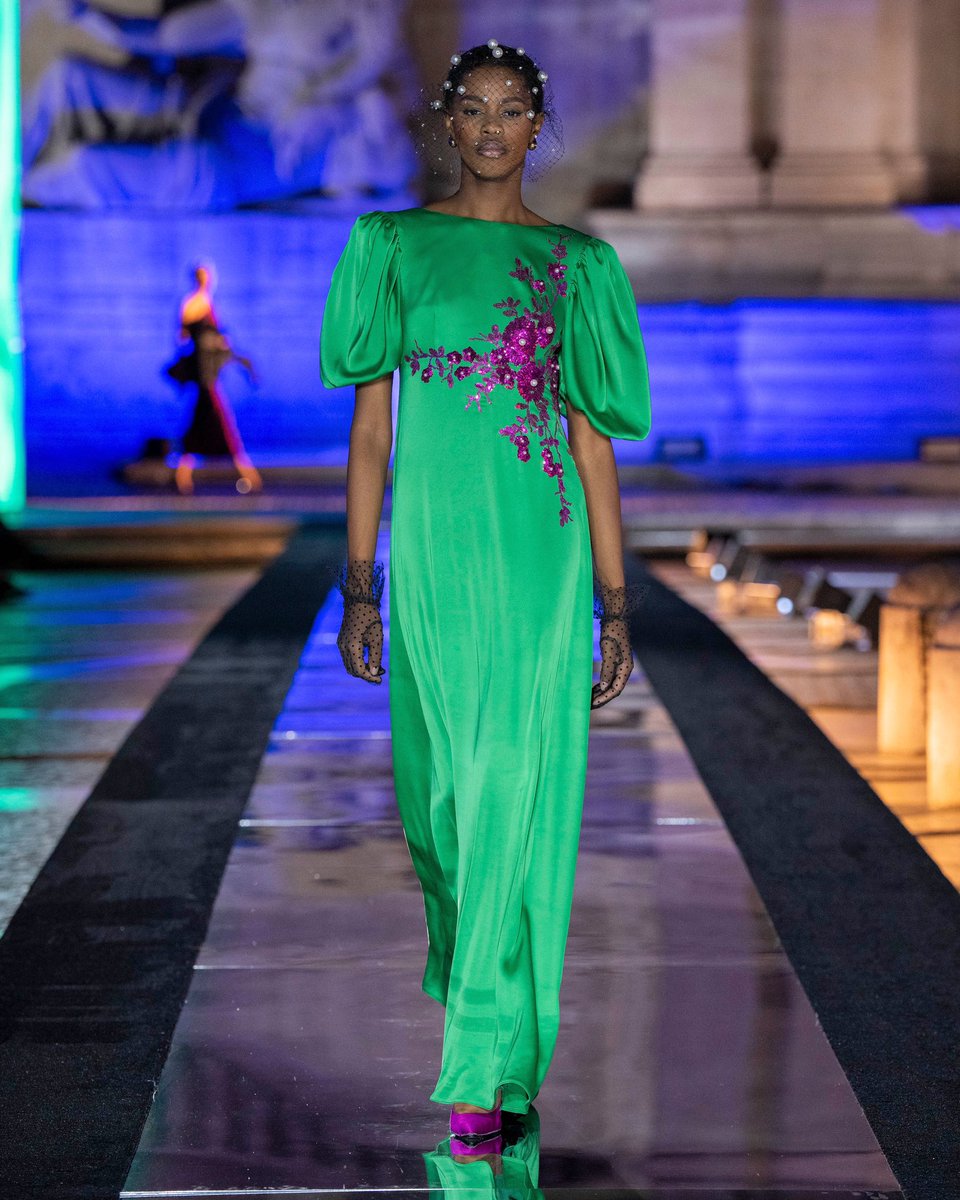 #GianniMolaro - NOBLE VANITÉ 2025. La collezione che sarà disponibile dal prossimo febbraio  nelle migliori boutique, propone una linea di abiti creati per una donna dal gusto sofisticato e ricercato. Scopri tutte le news su giannimolaro.it ❤️ #noblevanité  #Roma
