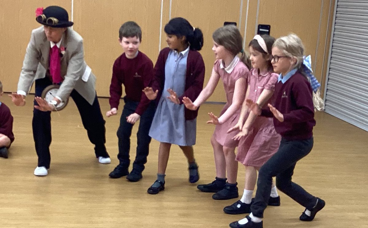 This morning, the children enjoyed finding out about the explorers Neil Armstrong and Christopher Columbus. Thank you to the Freshwater Theatre company for this enjoyable experience for the children.