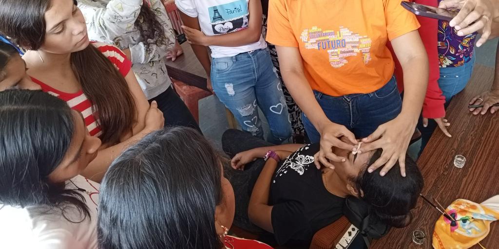 CFS Industria realiza formación Laminado de Cejas y Colocación de Pestañas, cargo de la facilitadora Dairelys Figueras. En esta ocasión, los participantes aprenden a como se debe hacer un diseño de cejas. 
#FórmateEnElInces