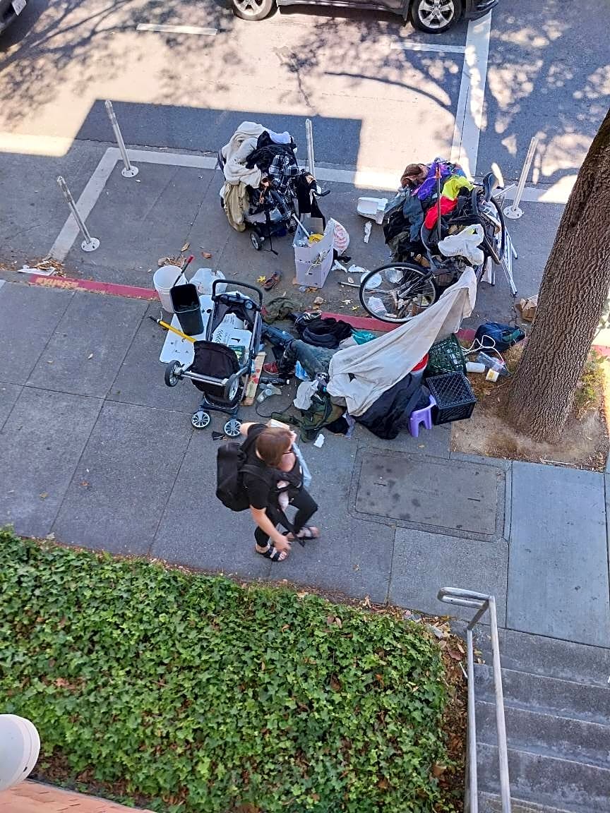 CaseClosedSF311's tweet photo. A citizen provides an update. Looks like everything is going great here. #servicesfirst https://t.co/i15uuJEKuI