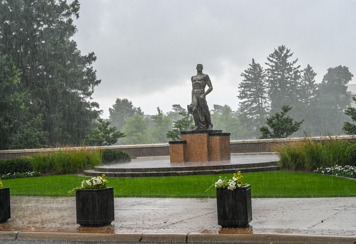 michiganstateu's tweet photo. Stormy Spartan scenes. ⛈️ https://t.co/mkJMsevV2w