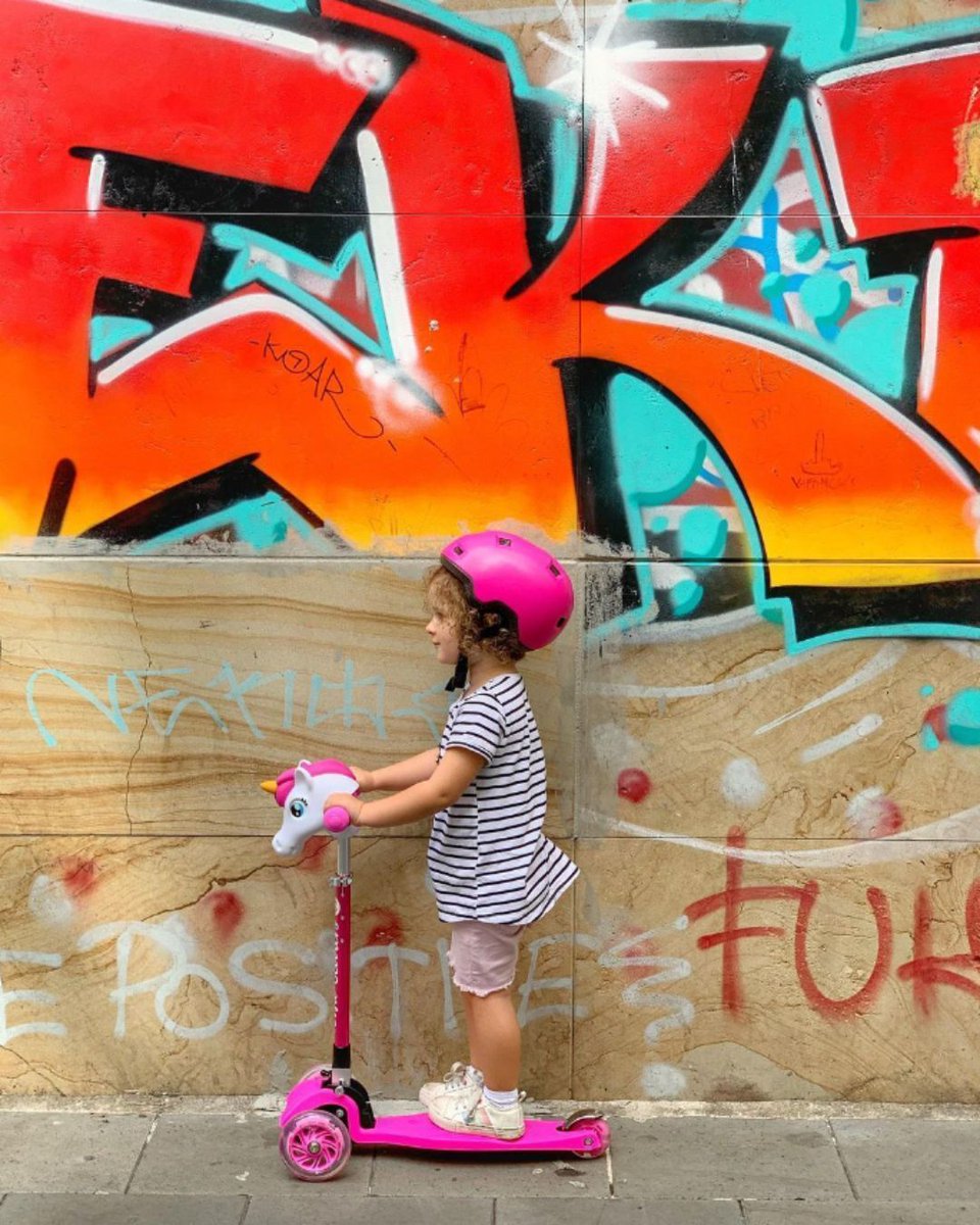 3SAdventures's tweet photo. How amazing is this picture?!
Thank you to @Ornella23 for capturing such an awesome moment!
#3stylescooters #3styleadventures #scooters #kidsscooters #3styler #kidsscooters #kidstoys #outdooradventure #art #unicorn #toddlers #spain #streetart https://t.co/UuCw6z8YnW
