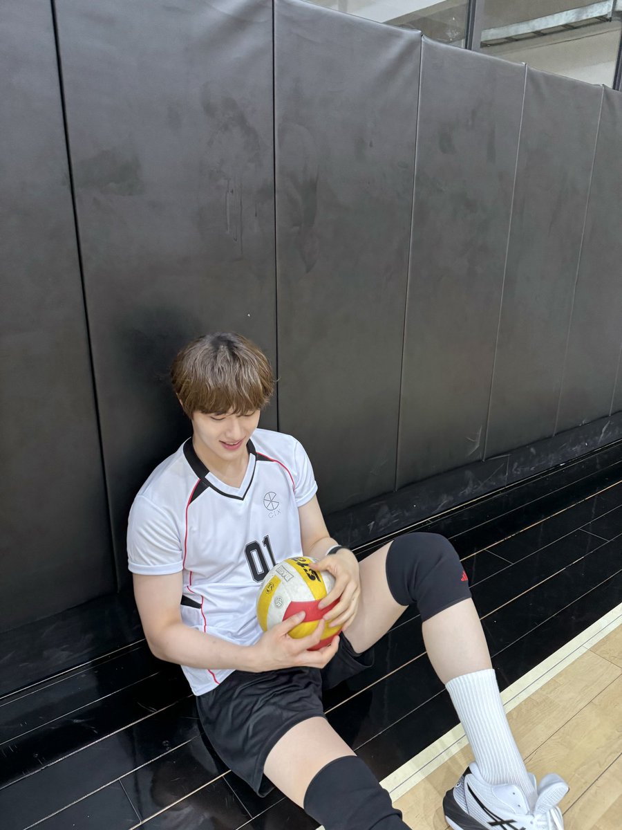 CIX_twt's tweet photo. 배구부 에이스🤍

#CIX #씨아이엑스 #현석 #윤현석 #서기 #막내 #FIX #픽스 #픽스내거 https://t.co/dENRXUepjP