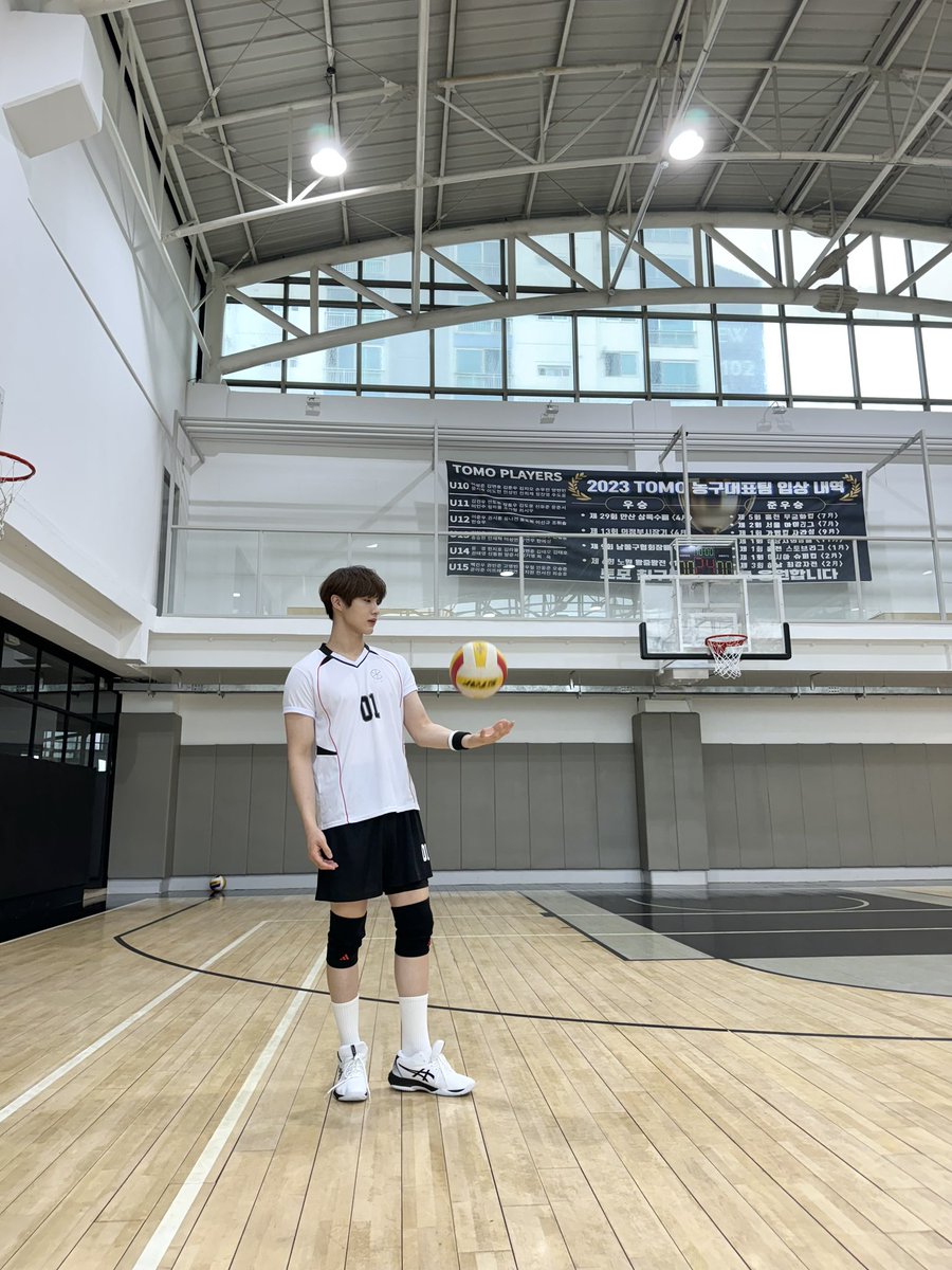 CIX_twt's tweet photo. 배구부 에이스🤍

#CIX #씨아이엑스 #현석 #윤현석 #서기 #막내 #FIX #픽스 #픽스내거 https://t.co/dENRXUepjP