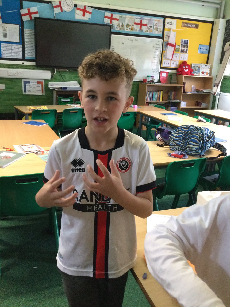 burlingtonjnr's tweet image. Science Club were fascinated by the microscopes and loved looking at various items through the lenses #curiosity