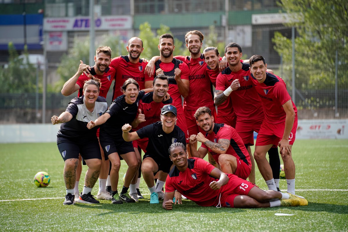 Equip guanyador de la jornada 😊⚽️

➡️ @europacnfleague

#seremmés💙🖤 #ConferenceLeague