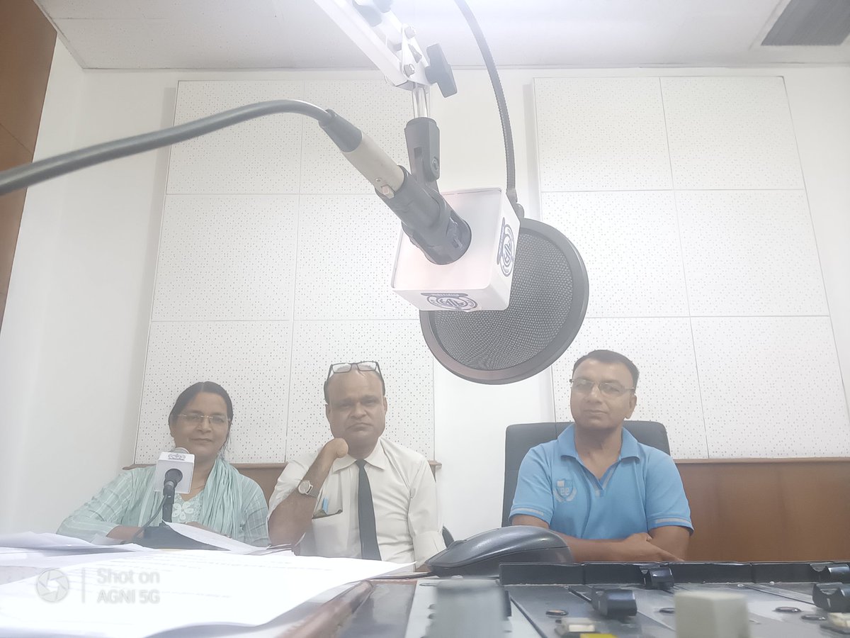 ashok_dwivedy's tweet image. मूंगफली बादाम सम, बहुतै सेहतमंद।
चटनी, पट्टी लड्डू ताईं, देत बहुत आनंद।।
देत बहुत आनंद , होय जौ बलुई माटी।
वारि बचे, ओ बचई उर्वरक, स्वस्थ्य रहति  है माटी। किसानों की आय दुगुनी करने का एक सुझाव। 
@AirAyodhya @bjpkm4kisan @myogiadityanath @narendramodi