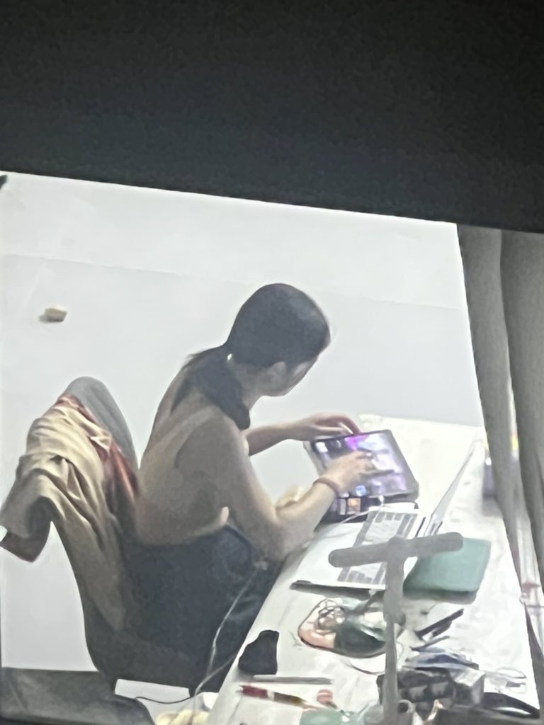 Sadiculous's tweet photo. 偷拍长沙美女居家日常 https://t.co/s3Xar0Lc5f