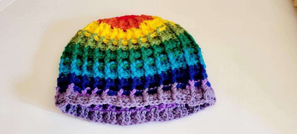KenishaScraft's tweet photo. Rainbow beanie hat, this hat took me a few days to complete because of the stitch. Adultsized hat.
#Rainbow #crochet #wafflestitch #art #Fiberart #Fiberartist #Artist
#artmoots #crochetersofTwitter #crocheters #Handmade #handcrafted #craft #Hat #KenishasCraft #Beanie #slouchy https://t.co/59ZNGYFupd