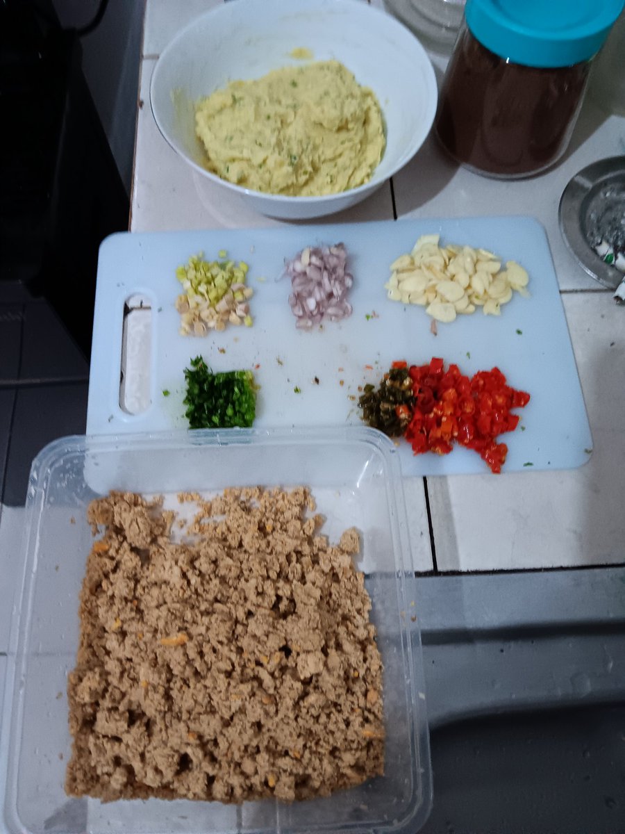 bellasafira77's tweet photo. Cinere, 26 juni 2024... yuk mamam oncom 😂 ... masak teruuuussss 😜👌 https://t.co/qdFMIh1wLA