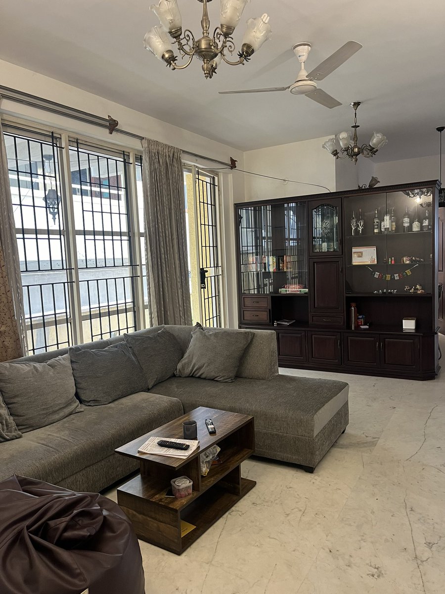 kaviccee's tweet photo. Looking for a female flatmate for a single room with attached washroom in a semi-furnished 3BHK apartment on the ground floor.

Location: Gold Classic Apartments, Cooke Town

Rent: 19k incl maintenance
Deposit: 90k

@BangaloreRoomi  @fmrbangalore @peakbengaluru https://t.co/fKKFVkQT7K