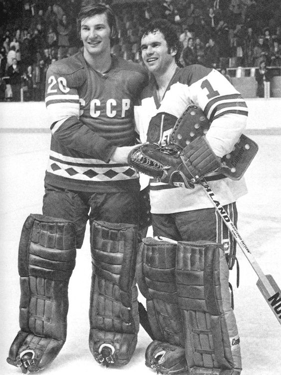 oldhockeycards's tweet photo. Who are these goalies..? https://t.co/lTAddyDxMi