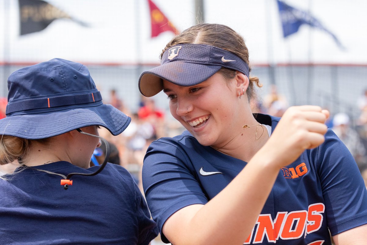 Illinois Softball tweet media