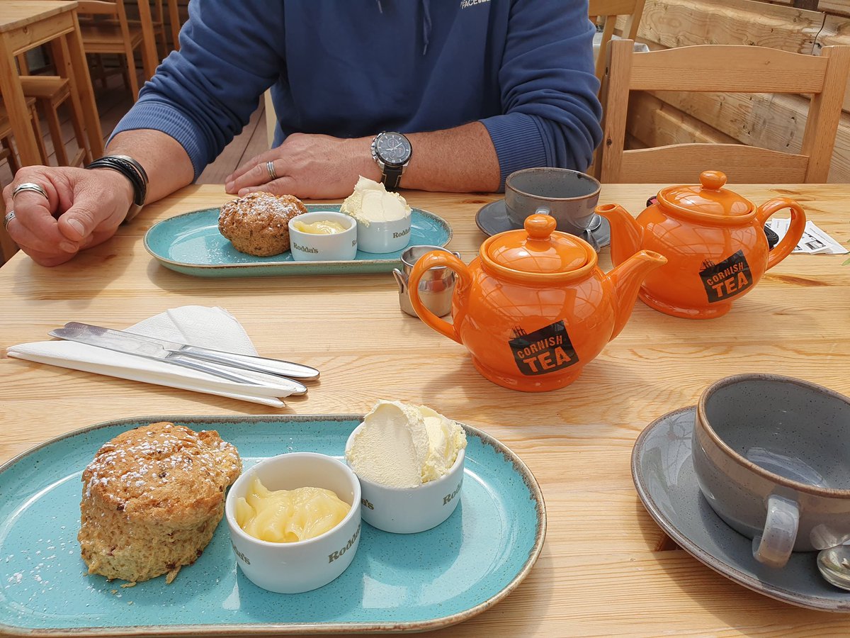 #scones &amp; #cream
Raspberry scones with lemon curd and clotted cream, with #cornish #tea
Delicious variation on a traditional cream tea.
It's good to be back in #Cornwall